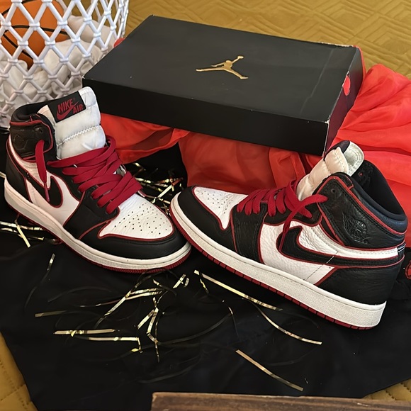 SOLD‼️🗯️🖤JORDAN 1 RETRO ❣️BLOODLINE❣️ - Picture 3 of 6